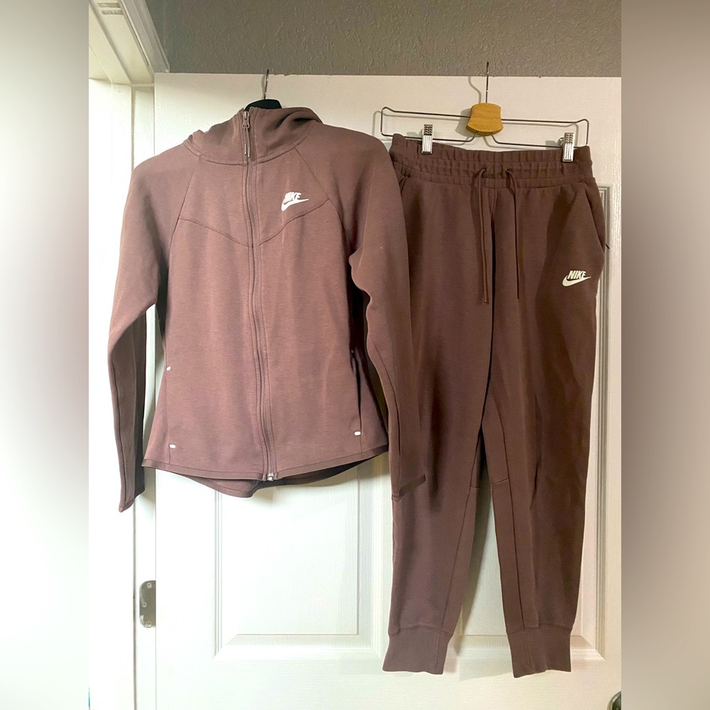 Nike Sweatsuit